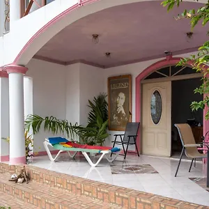 https://burg-anns-villa.hotelsnegriljamaica.com