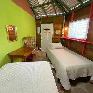 Hostel Judy House 2 - Lewis Backpacker, Little Bay